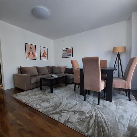 Divizija Lux Apartments Belgrád Szoba fotó